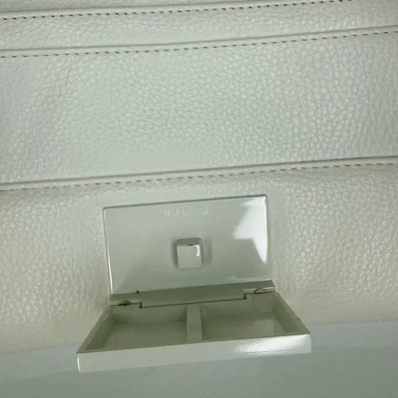 Steve Madden White Embossed Logo Chain-Accent Crossbody - Picture 6 of 6